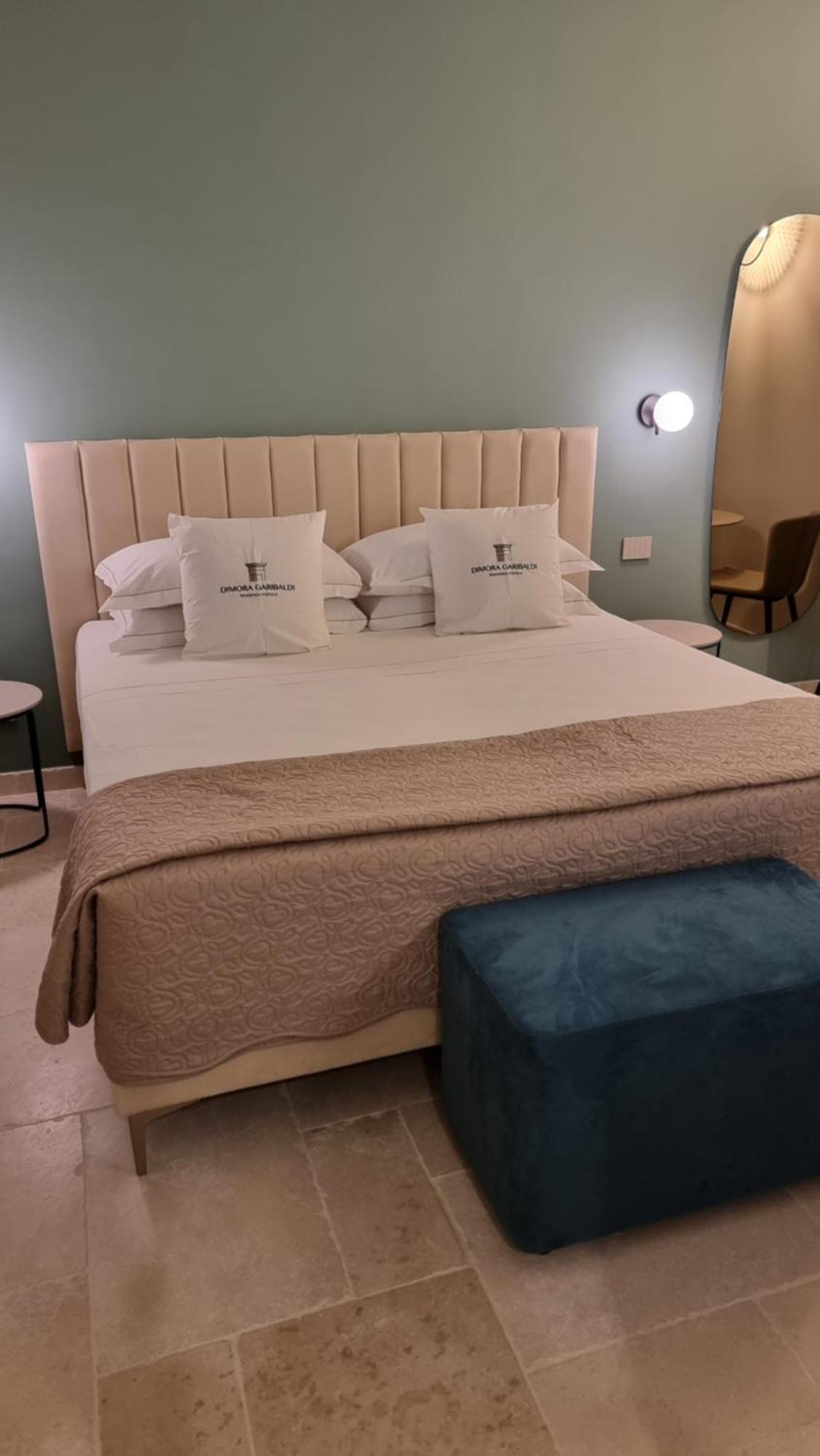 Suites Dimora Garibaldi ペスキチ エクステリア 写真