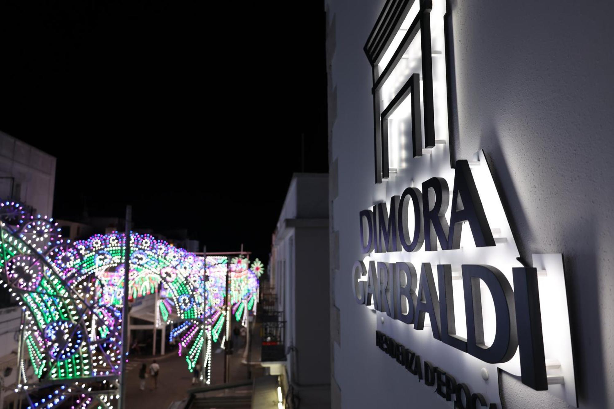 Suites Dimora Garibaldi ペスキチ エクステリア 写真