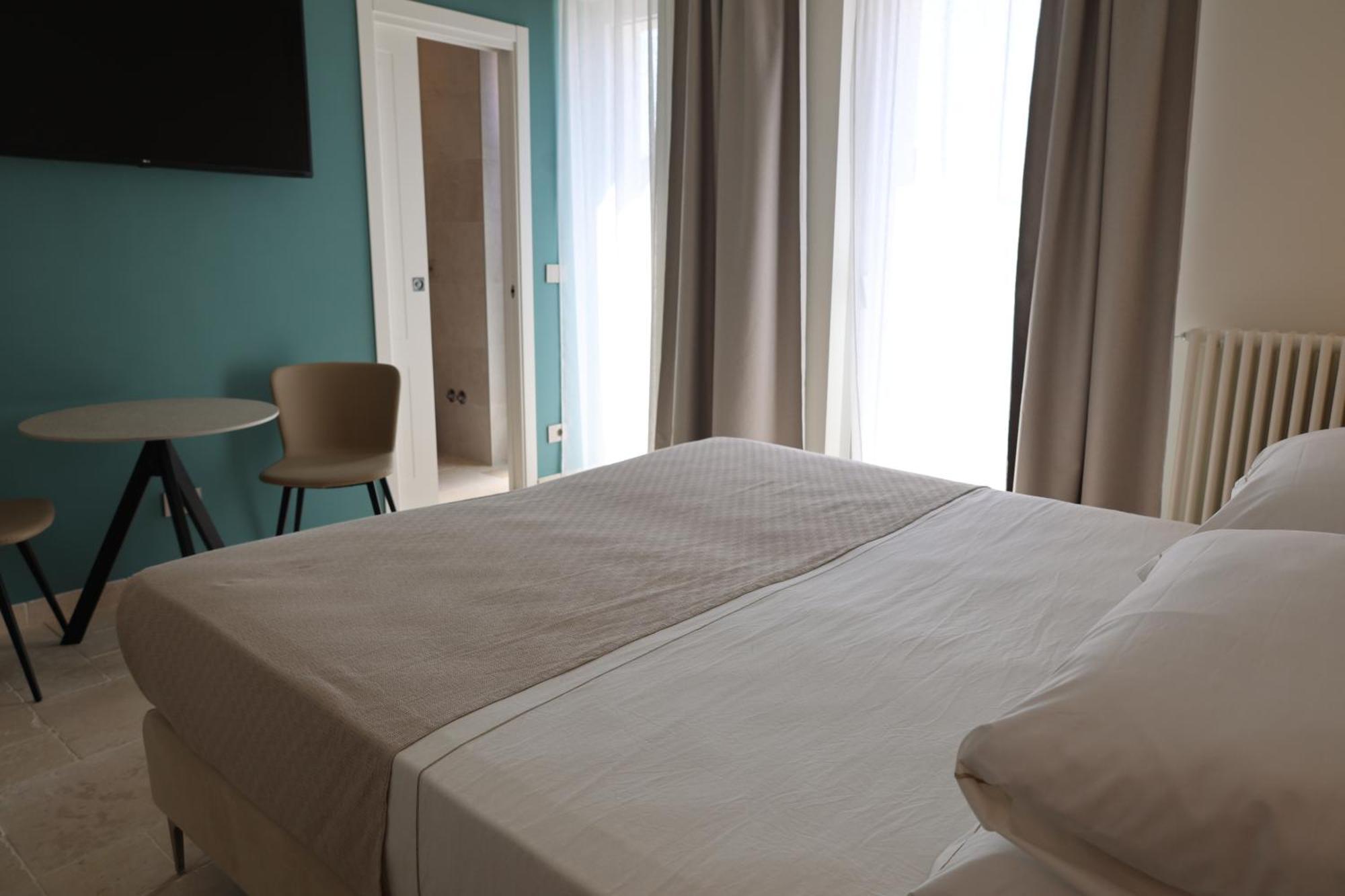 Suites Dimora Garibaldi ペスキチ エクステリア 写真