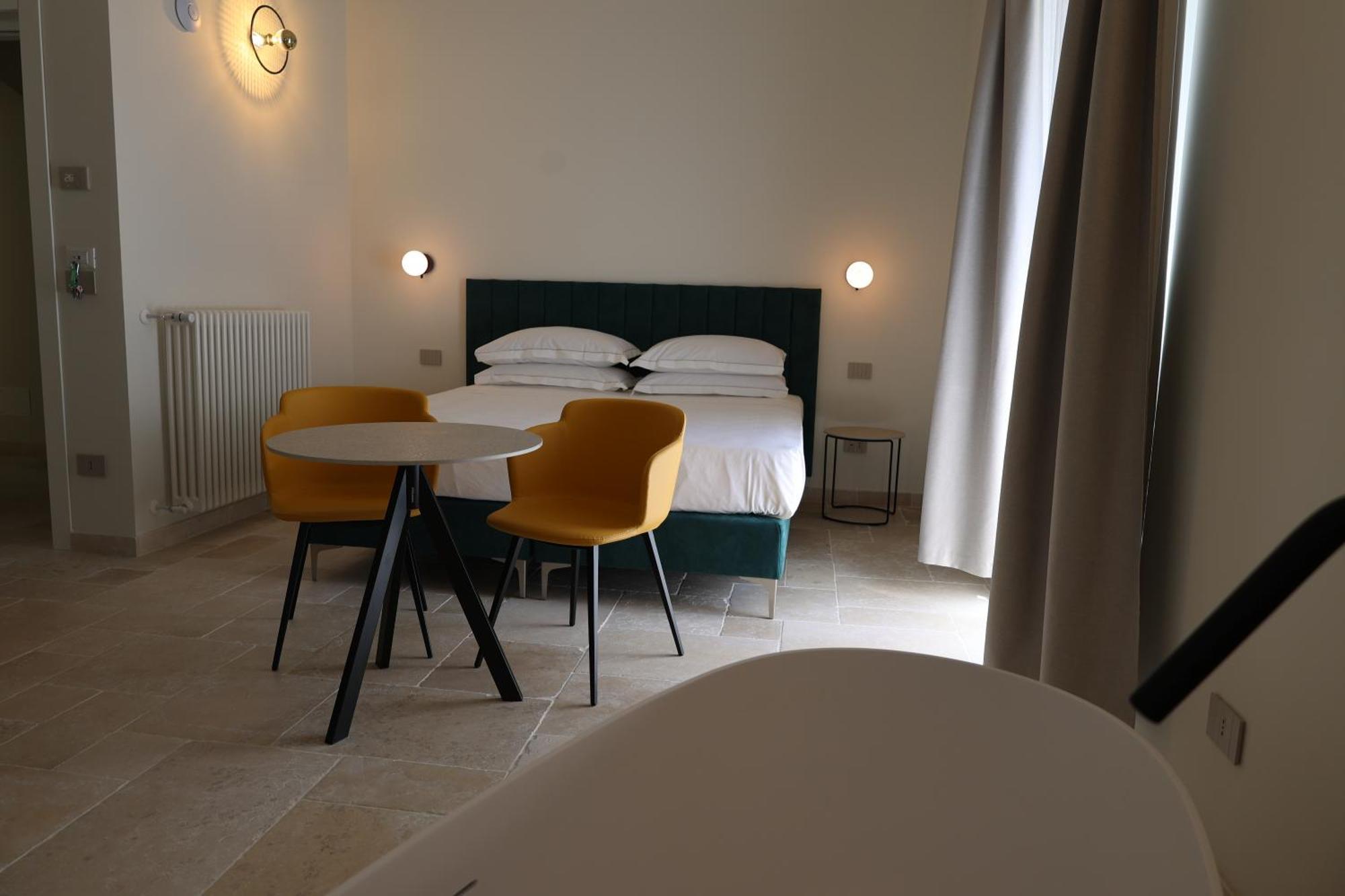 Suites Dimora Garibaldi ペスキチ エクステリア 写真