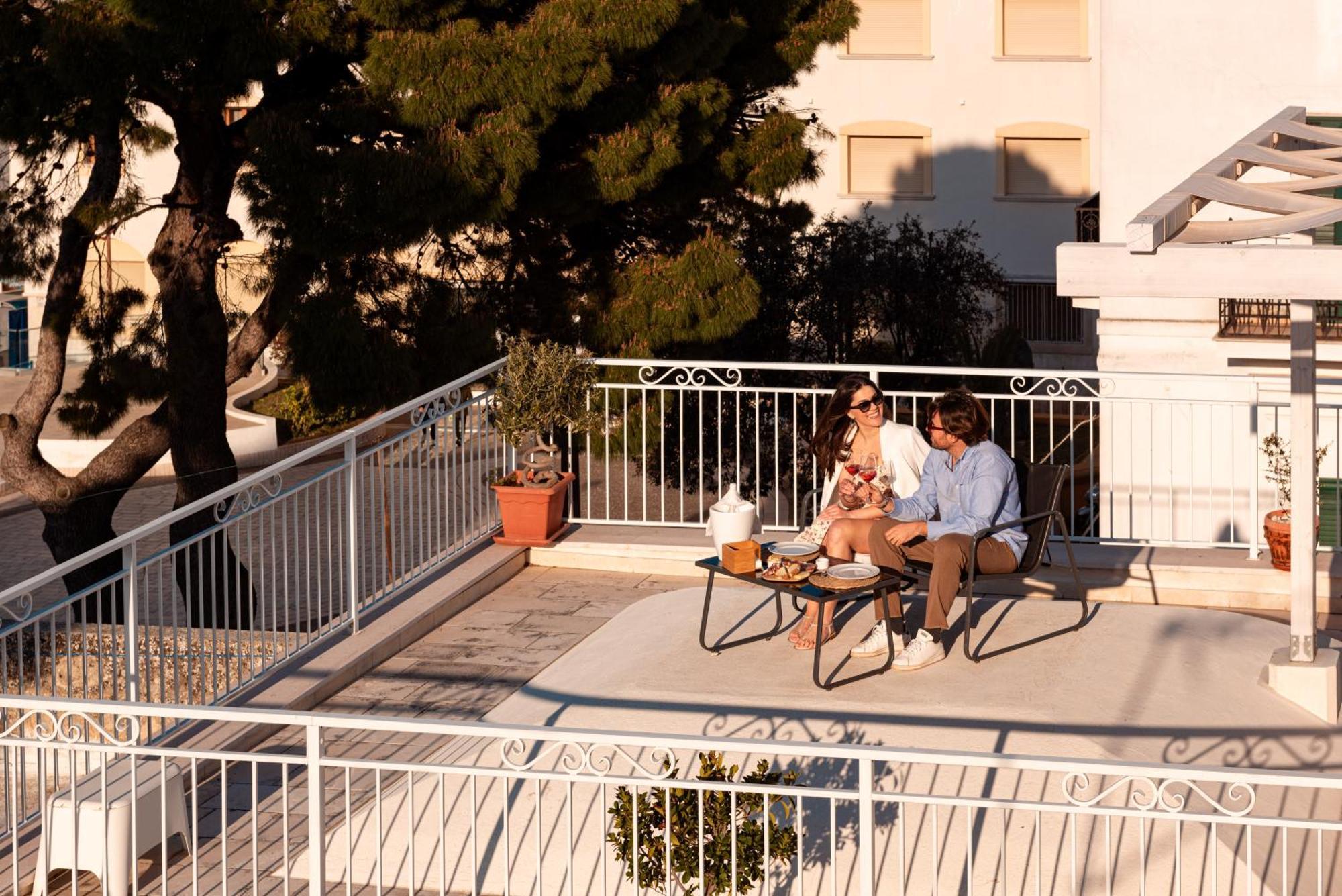 Suites Dimora Garibaldi ペスキチ エクステリア 写真