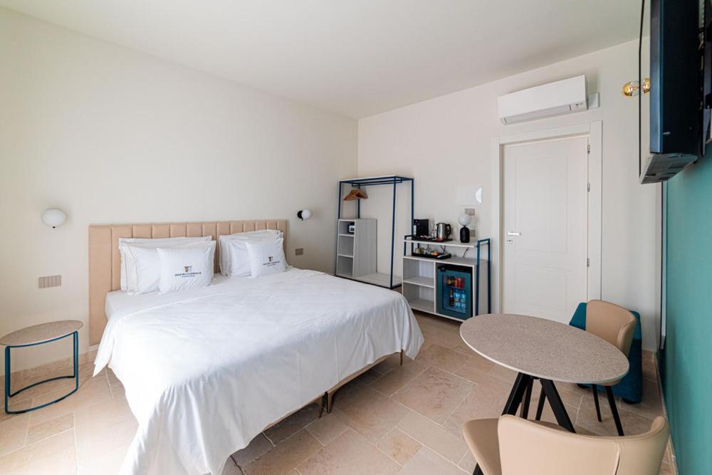 Suites Dimora Garibaldi ペスキチ エクステリア 写真
