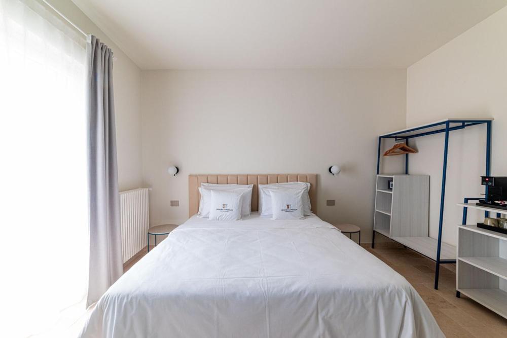 Suites Dimora Garibaldi ペスキチ エクステリア 写真
