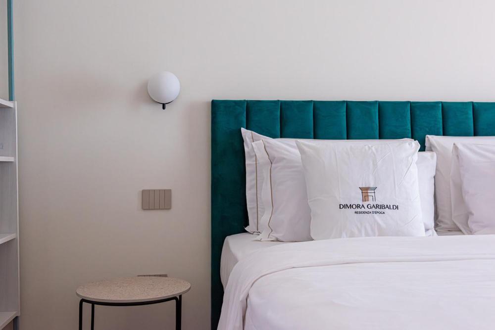 Suites Dimora Garibaldi ペスキチ エクステリア 写真
