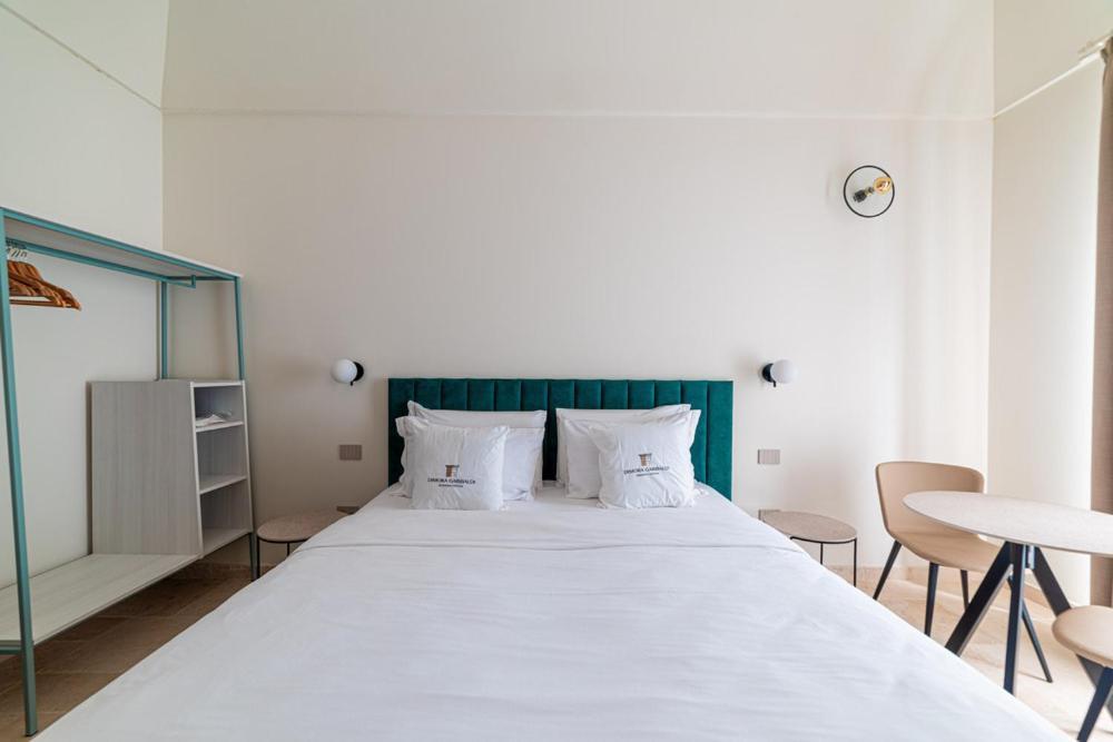 Suites Dimora Garibaldi ペスキチ エクステリア 写真