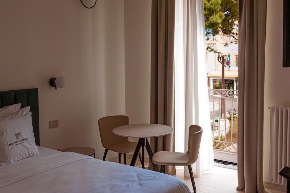 Suites Dimora Garibaldi ペスキチ エクステリア 写真